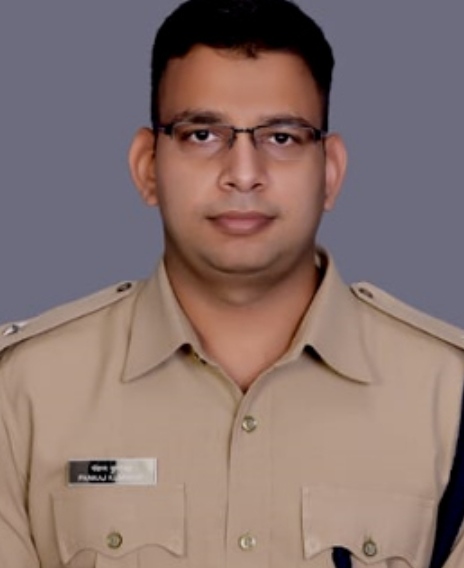 लोकेशन देणारे देखील गजाआड